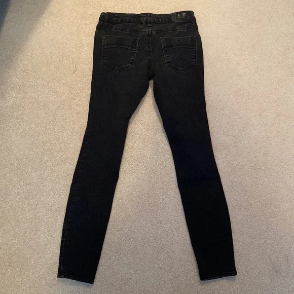 Tilly’s RSQ Distressed Black Skinny Jeans - Picture 3 of 4